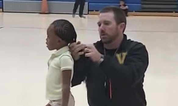 coach-goes-viral-online-for-this-one-act-during-kids’-basketball-game
